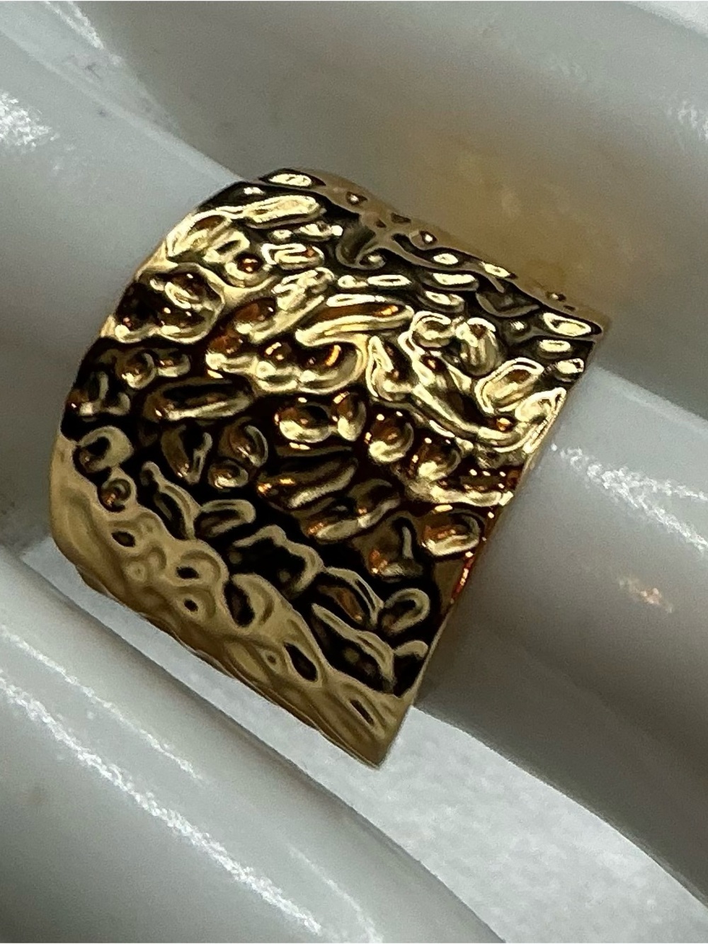 PLUNDER UNMARKED TEXTURED GOLD TONE ADJUSTABLE RING NWOT